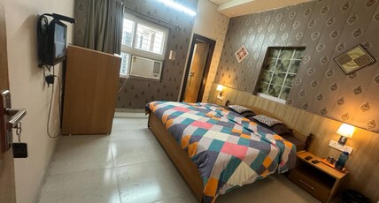 Green Home Stay - Home Away From Home Room Type - King Size Double Room