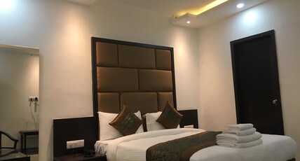 Siam Hotel Karol Bagh Room Type - Premium AC Room