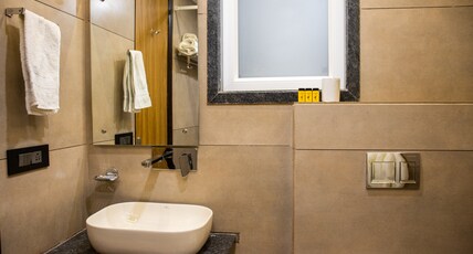 Hotel Sohana Palace near New Delhi Railway Station & Connaught Place Room Type - Deluxe Triple Room Hotel Sohana Palace near New Delhi Railway Station & Connaught Place Room Type - Deluxe Triple Room