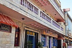 Hotel Raj Bed & Breakfast