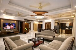 SPACIOUS 2BHK FLAT NearAMB MALL.