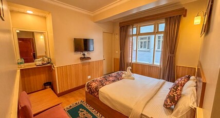 Hotel Taksa Room Type - Deluxe Cozy Couple Room