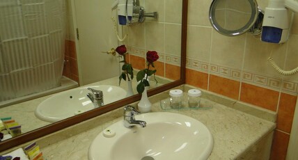 Al Diar Mina Hotel Room Type - Standard Twin Room