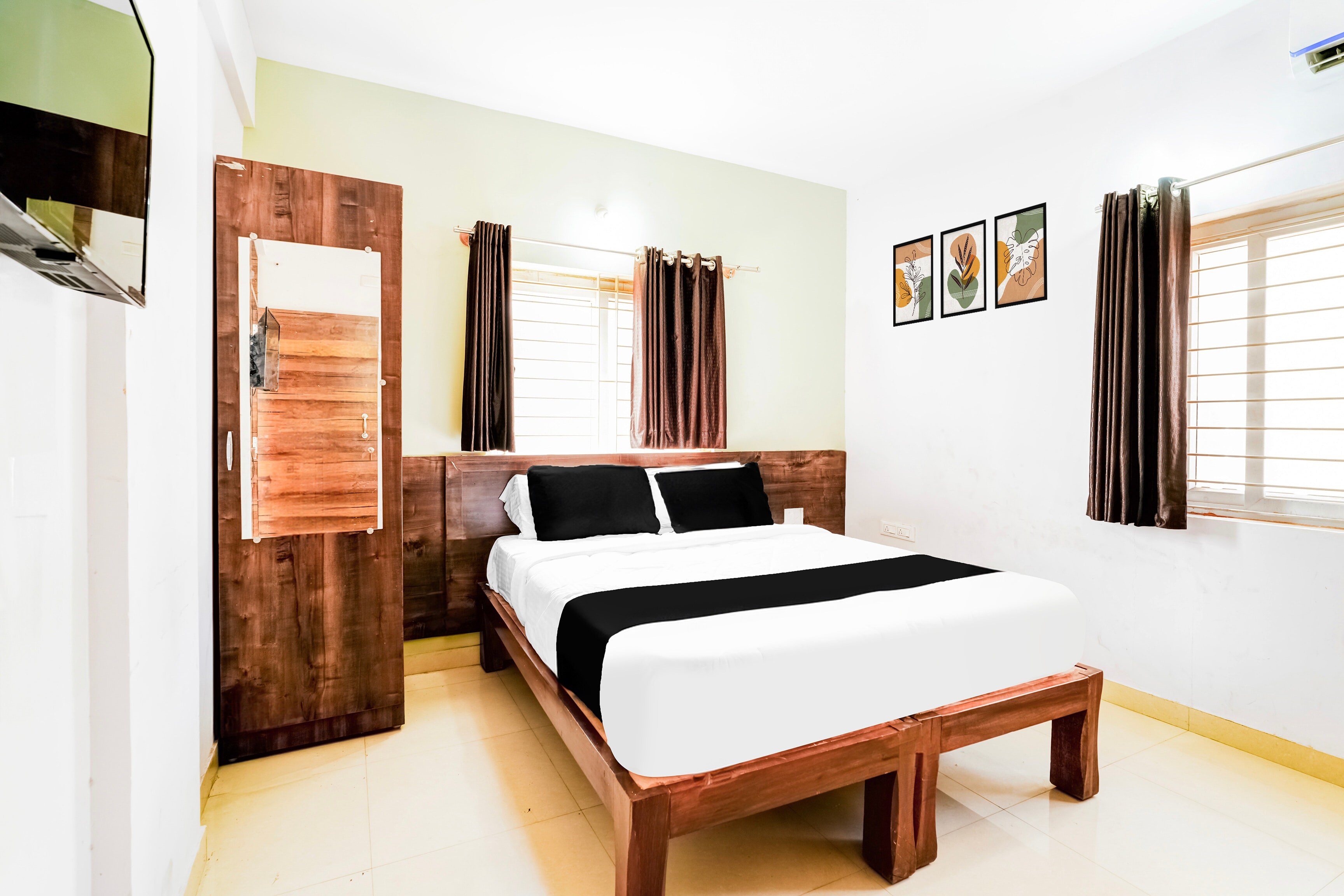 Hotel O by OYO High Bar Boarding And Lodging - Tap to explore photos
