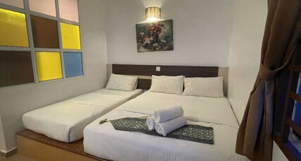 Hotel O Village Room Type - Malaysia Deluxe Triple