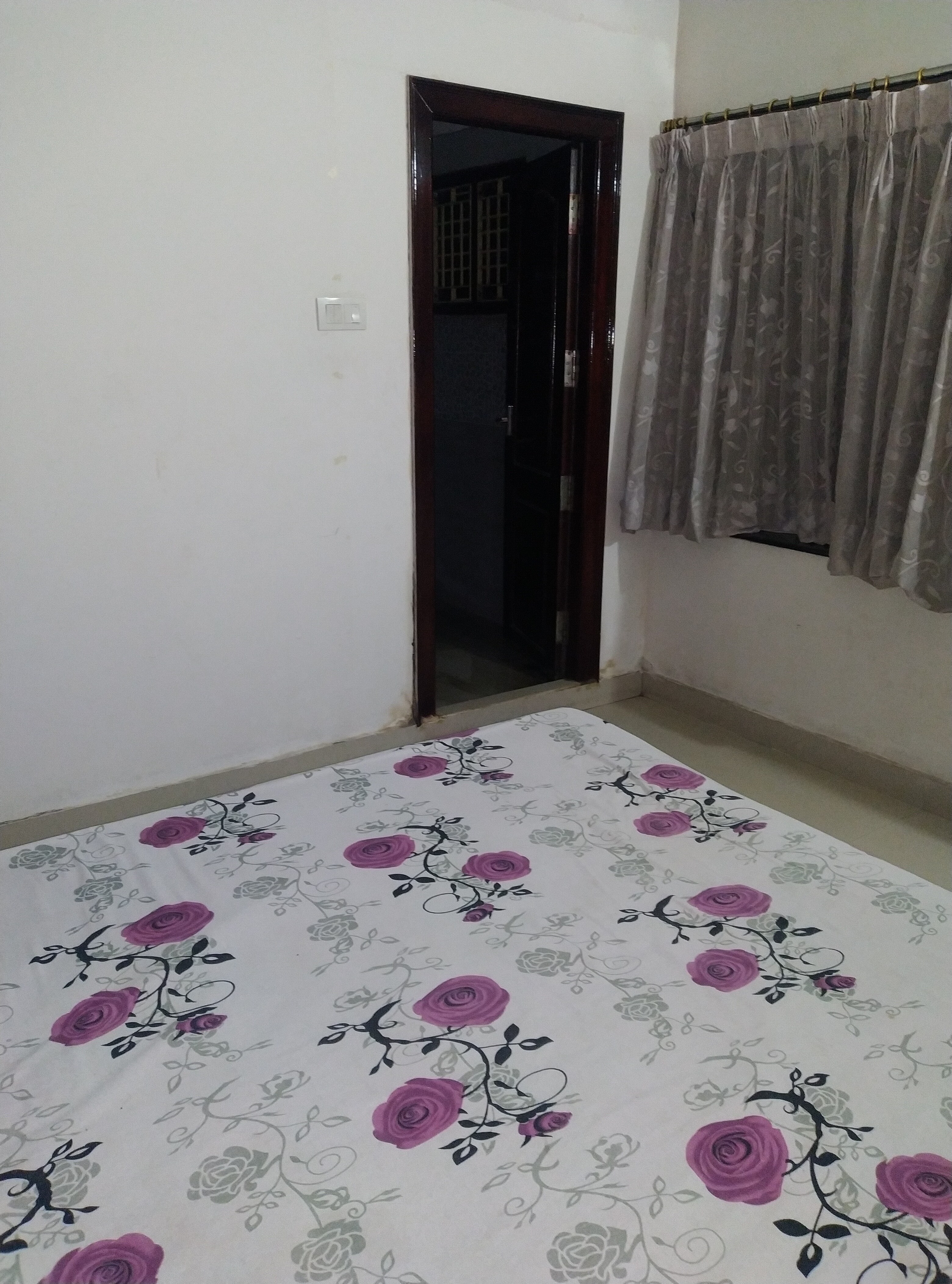Sri Sai Guest house - Tap to explore photos