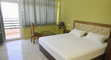 HOTEL ALMORA INN Room Type - Deluxe Room