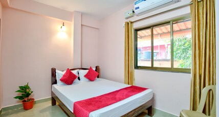 Elegant 2BHK Stay | 9 Mins to Candolim Beach Room Type - Bedroom 1