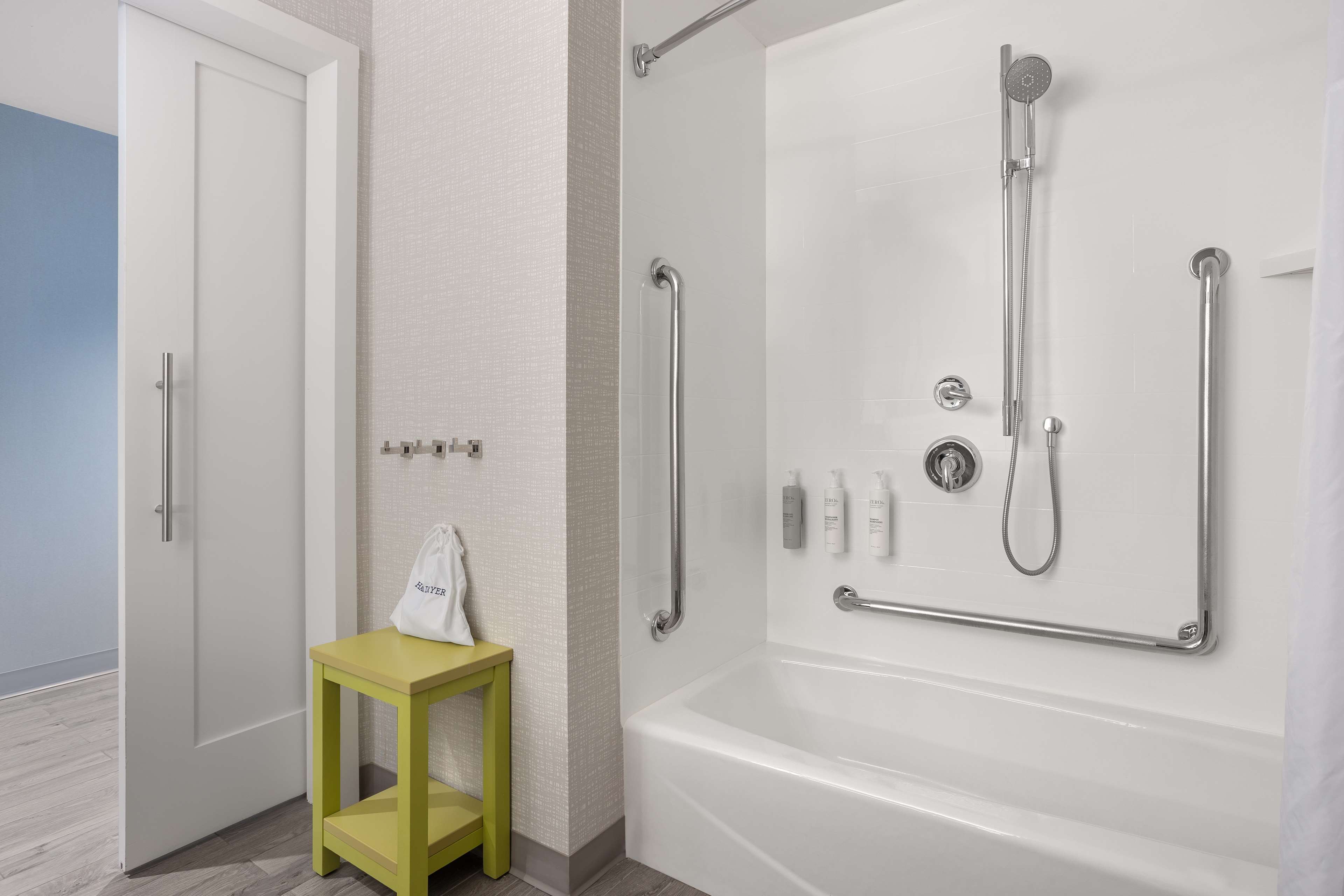 Hampton Inn by Hilton Kingston - Tap to explore photos
