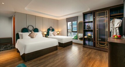 May De Ville Lakeside Hotel Room Type - Family City View May De Ville Lakeside Hotel Room Type - Family City View