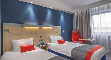 Holiday Inn Express KETTERING Room Type - 2 Single Standard with Free Hot Breakfast