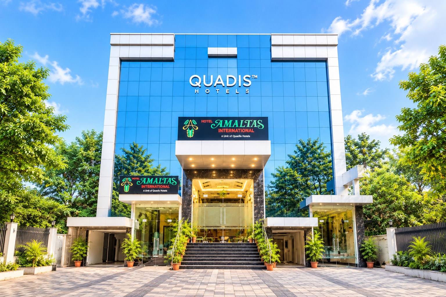 Hotel Amaltas International By Quadis - Green Park - Tap to explore photos