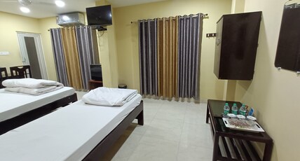 Platinum Lodge Room Type - TRIPLE ROOM AC