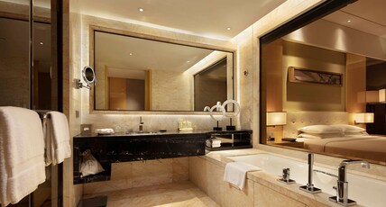 Hilton Dalian Room Type - KING EXECUTIVE CORNER ROOM