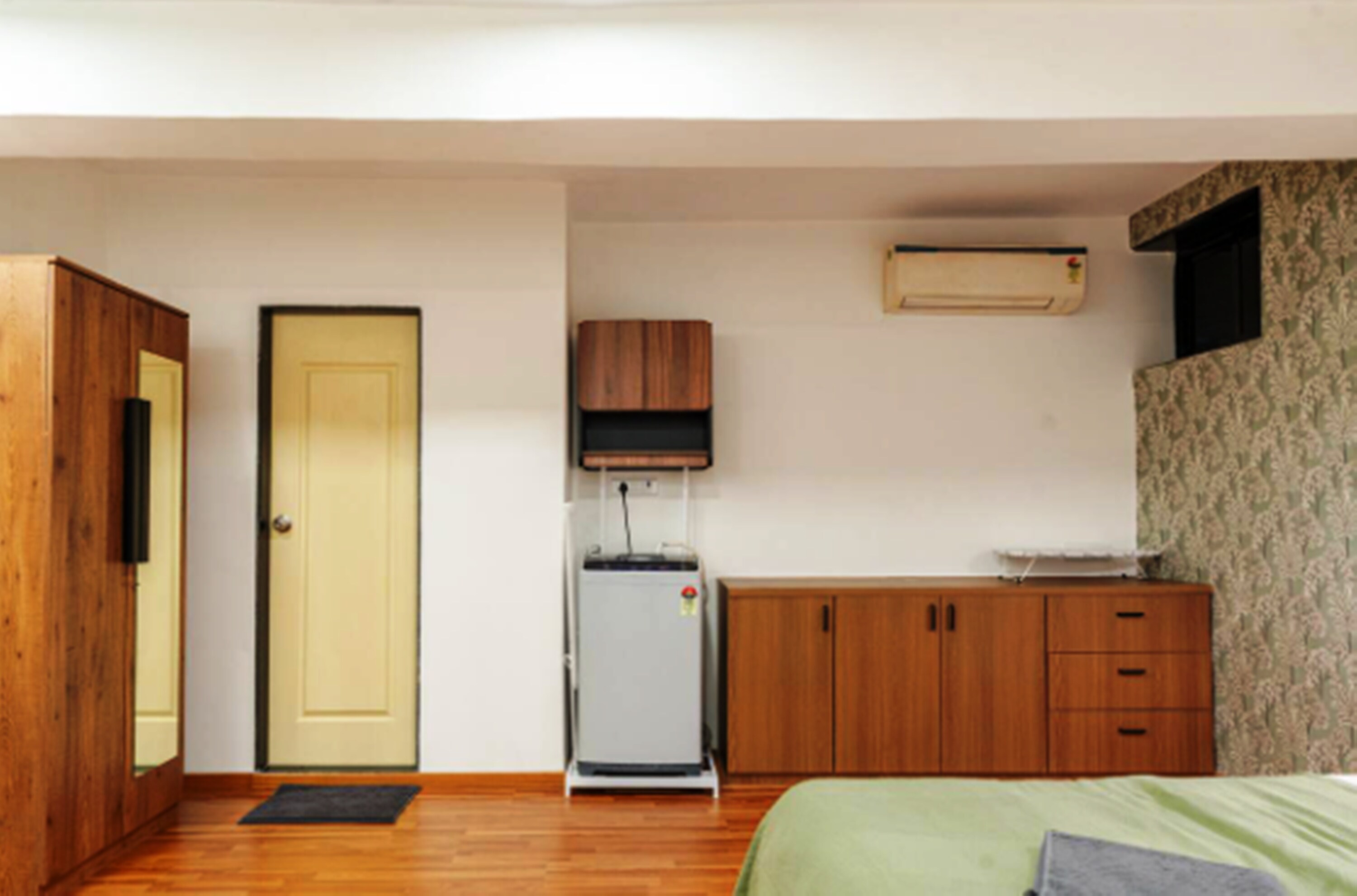 Palm Plush and Urban Apartments in Bandra West - Tap to explore photos