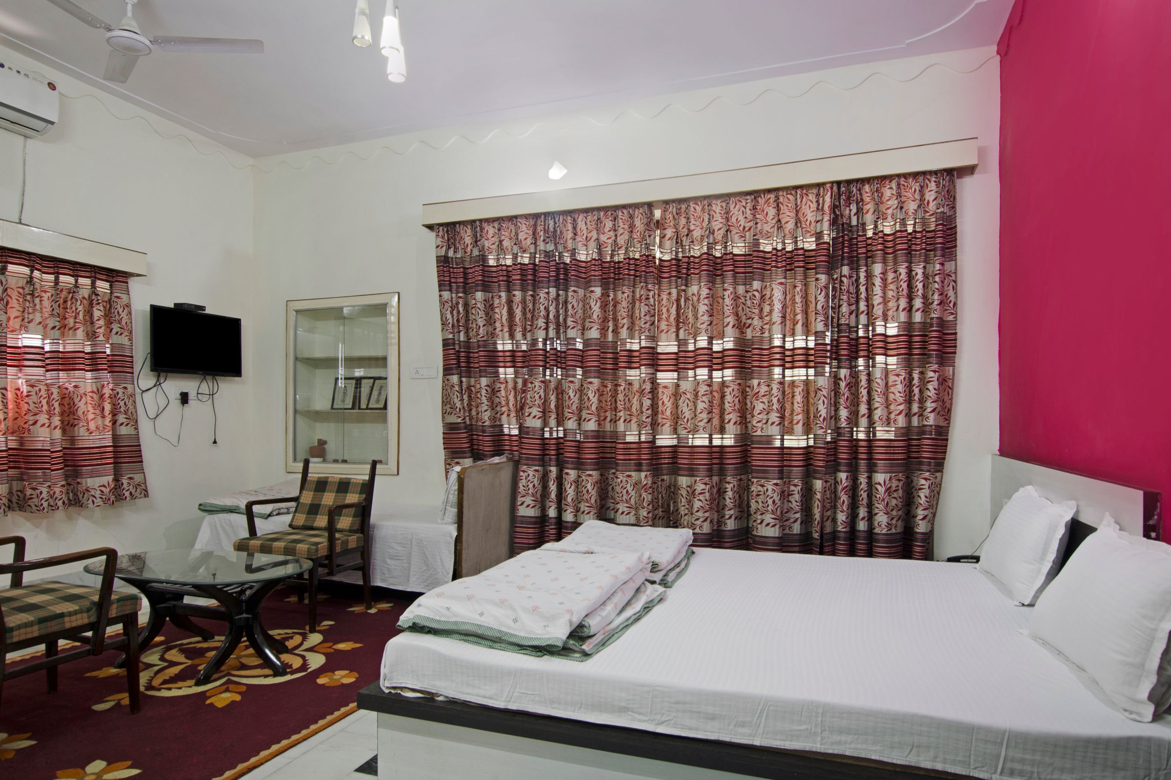 Tejas Home Stay - Tap to explore photos