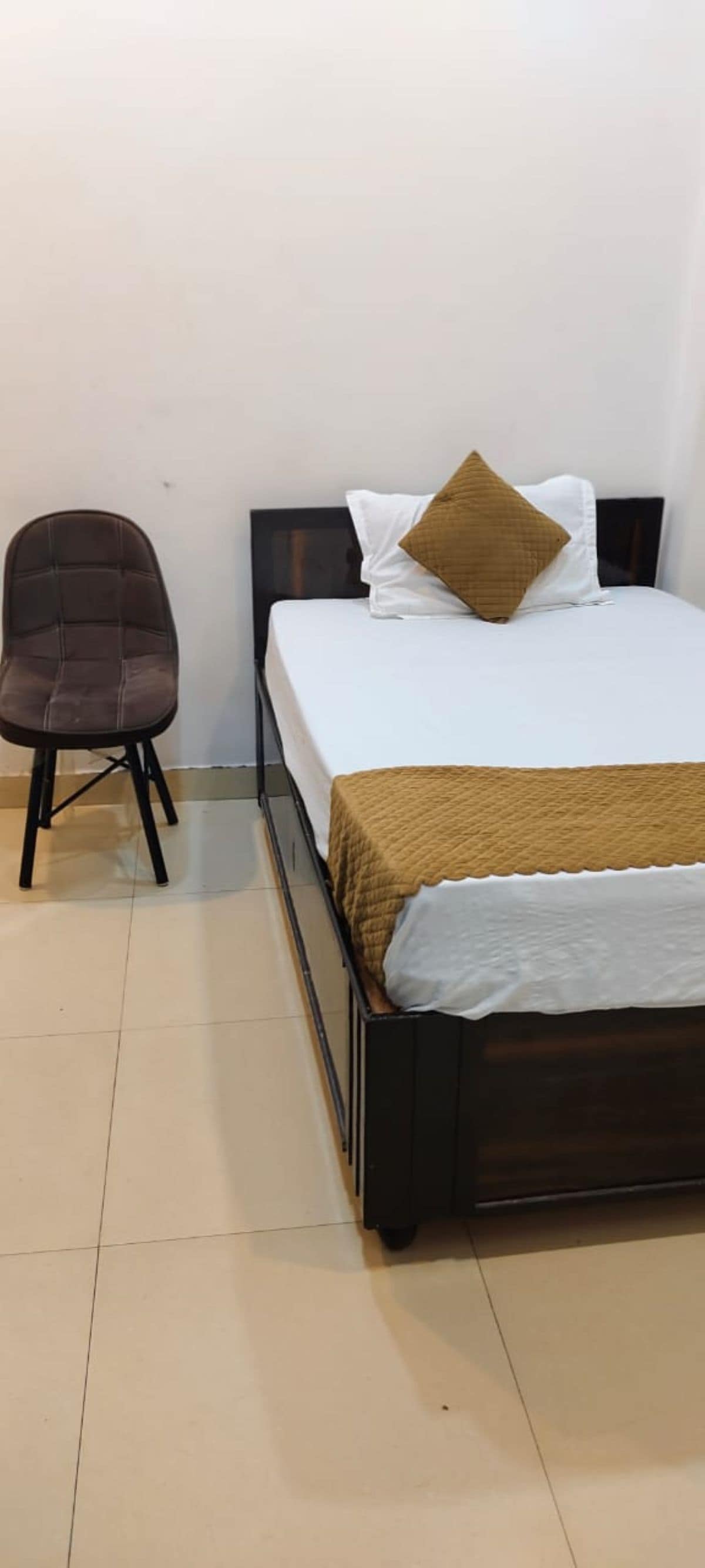 Hotel Yashoda Sadan - Tap to explore photos