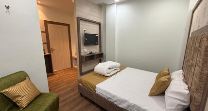 Vallabh Villas Guest House Room Type - Deluxe Room