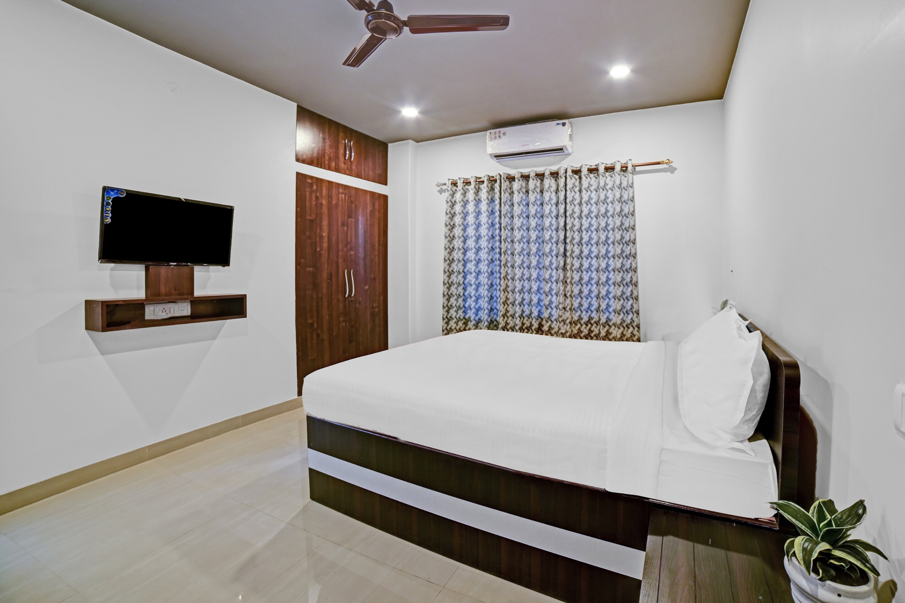 Townhouse Beltola Tiniali Formerly Pratishtha - Tap to explore photos