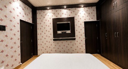 Peaceful Spacious 2BR near Kashi Vishwanath Temple Room Type - Peaceful Spacious 2BR near Kashi Vishwanath Temple
