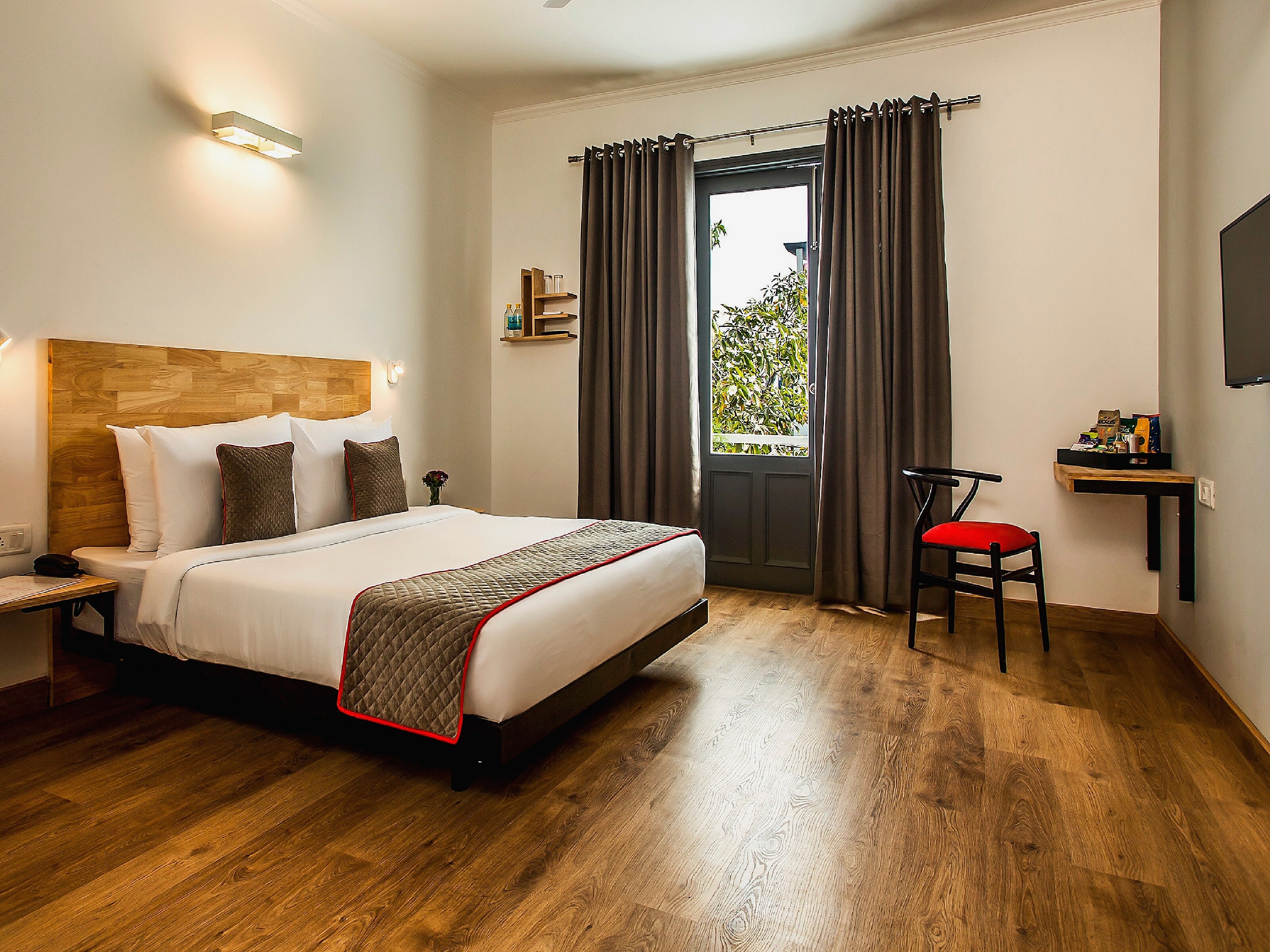OYO 76438 hotel APS INN - Tap to explore photos