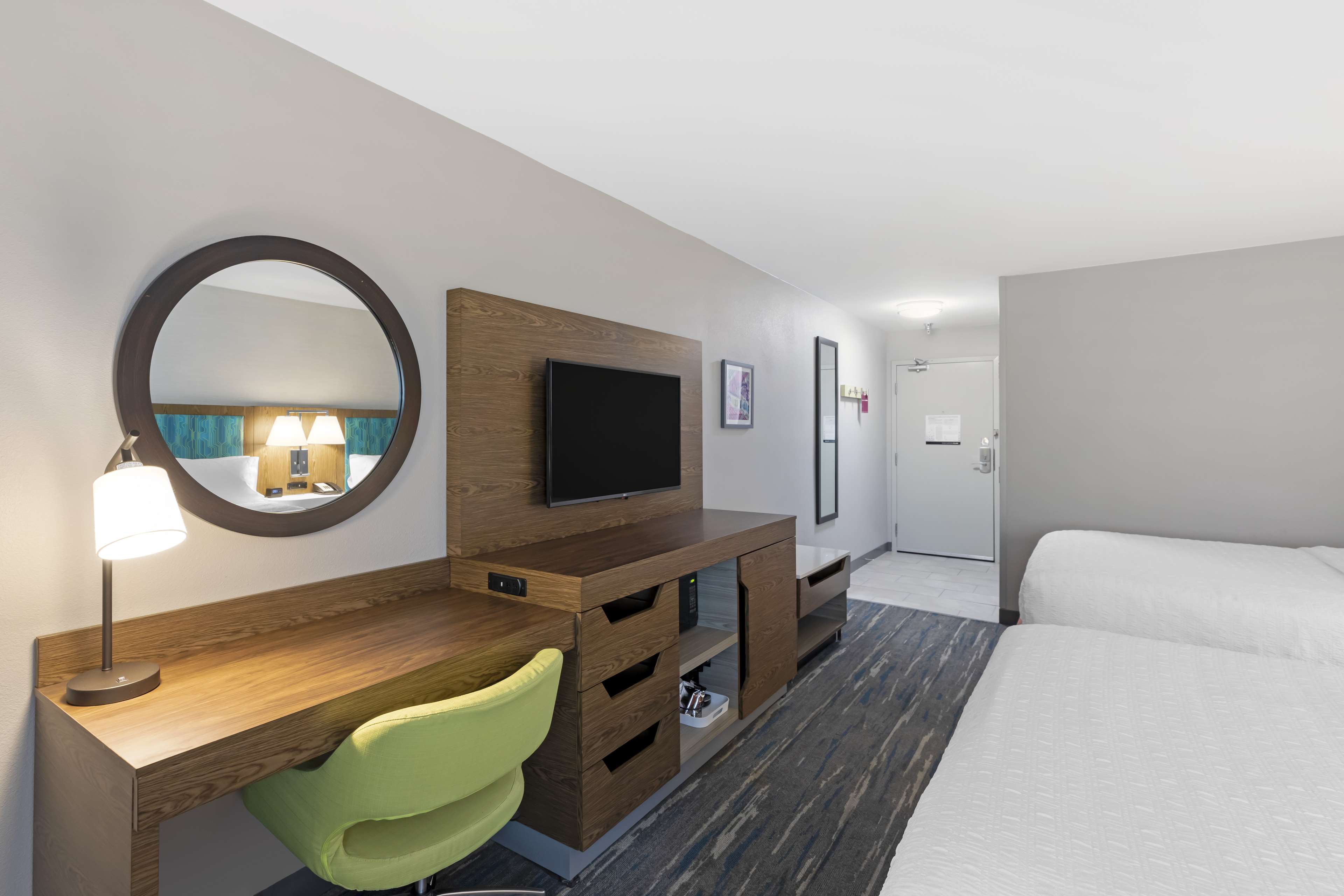 Hampton Inn Fort Collins - Tap to explore photos