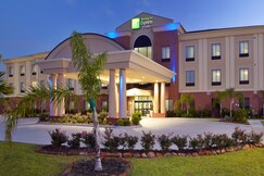 Holiday Inn Express & Suites Deer Park, an IHG Hotel