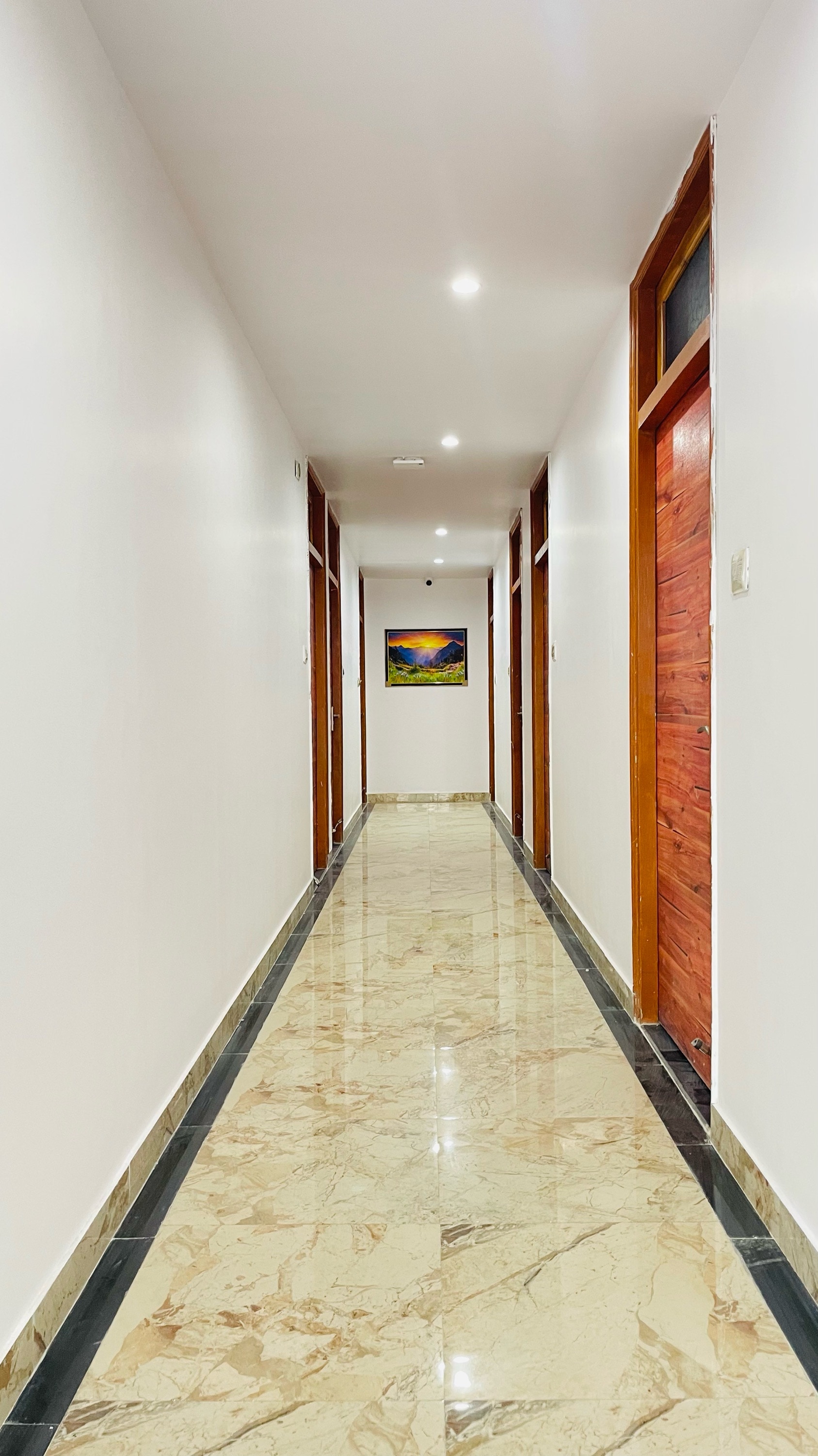 Hotel Jewar Inn - Tap to explore photos