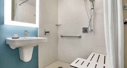 Embassy Suites by Hilton San Antonio Airport Room Type - 1KG STE ACC RI SHWR NO SMK