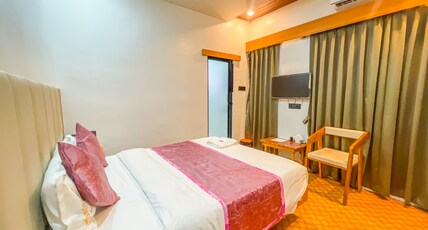 Hotel ShivSundar Executive Room Type - Premium Deluxe AC Room Hotel ShivSundar Executive Room Type - Premium Deluxe AC Room