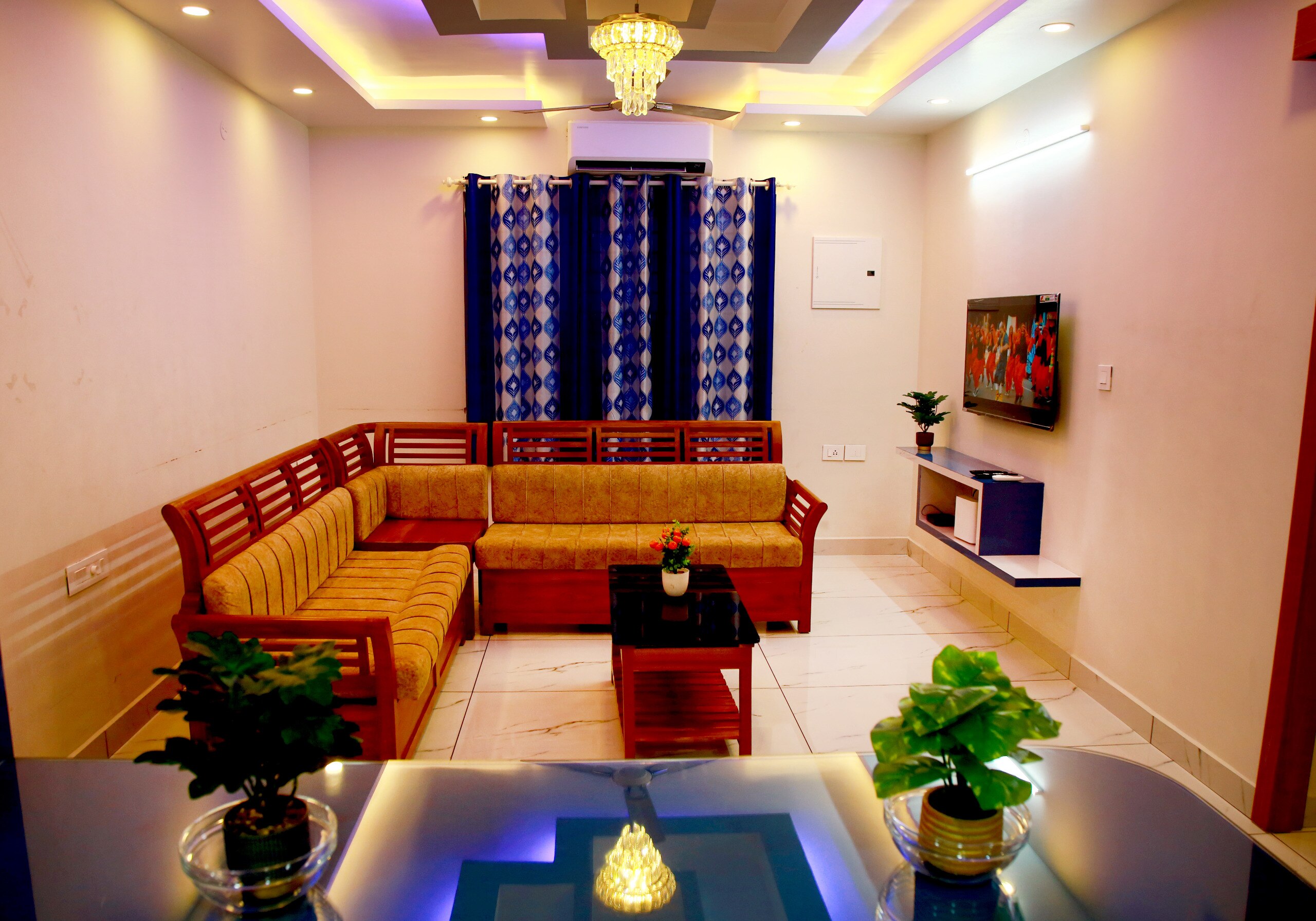 The Panorama Palace - Premium Apartment - Tap to explore photos