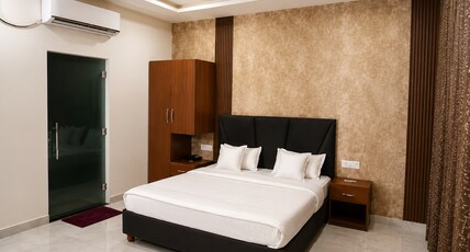 HOTEL MAURYA GREENS Room Type - Deluxe Room