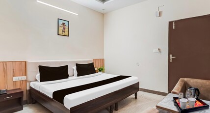 Collection O Rispana Pul Dehradun Formerly Hotel Square 1 Room Type - Classic