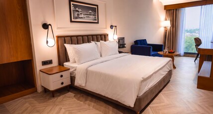 Medalio Kota River Front Room Type - Standard Room with Study Table