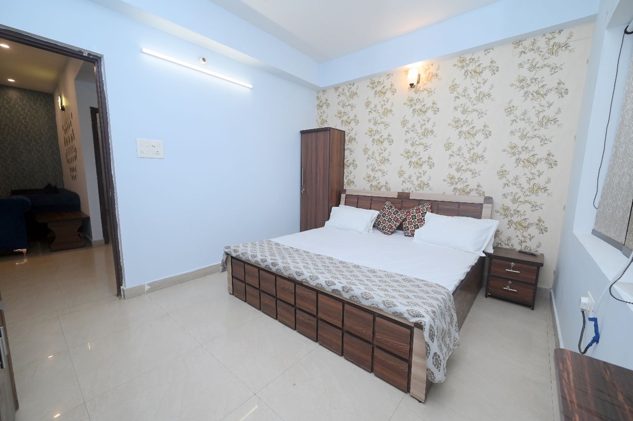 Classic Homestay Varanasi - Tap to explore photos