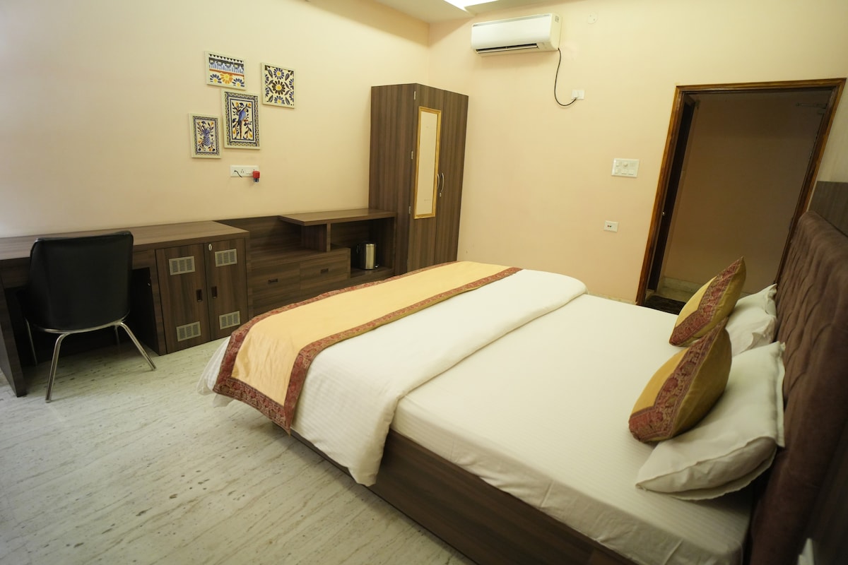 The Regal Serenity Suite Luxury 3BHK Penthouse - Tap to explore photos
