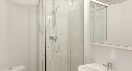 hotelF1 Reims Tinqueux Room Type - Break room with double bed and single bed