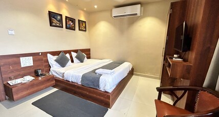 HOTEL ROYAL INN Room Type - Royal Deluxe