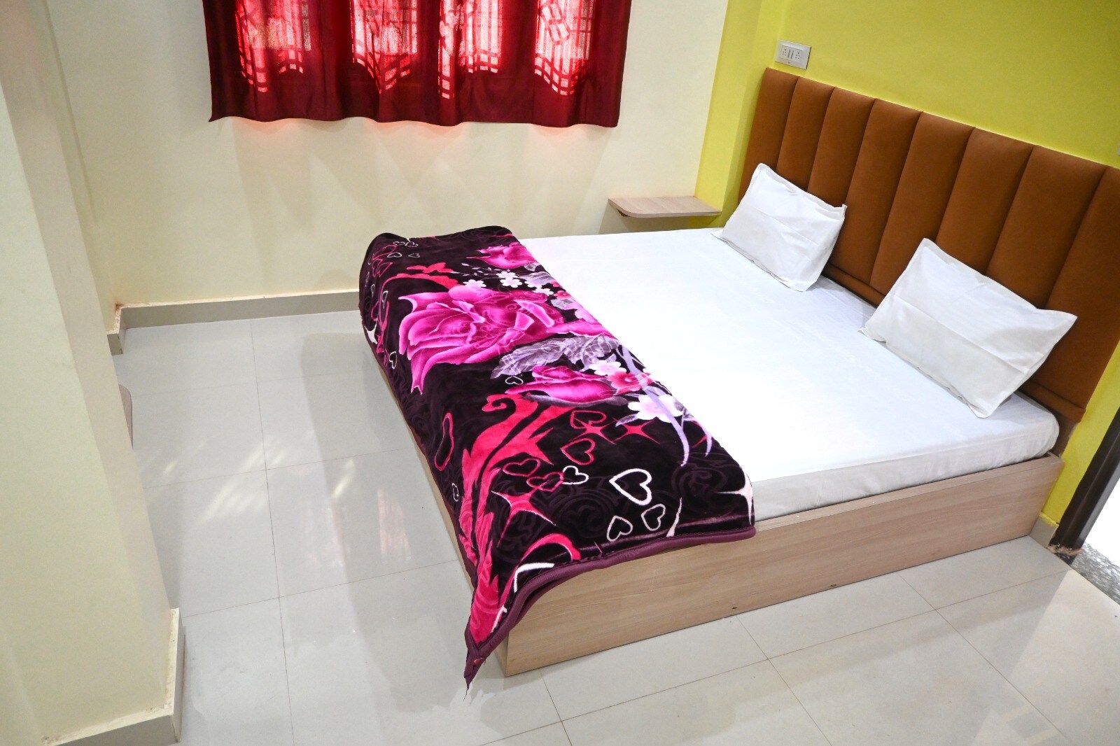 Maa Laxmi paying Guest house.. - Tap to explore photos
