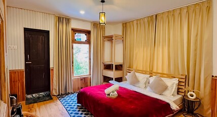 The Outpost - Hallan Valley, Manali - Boutique Stay & Cafe Room Type - Private Room with Ensuite Washroom