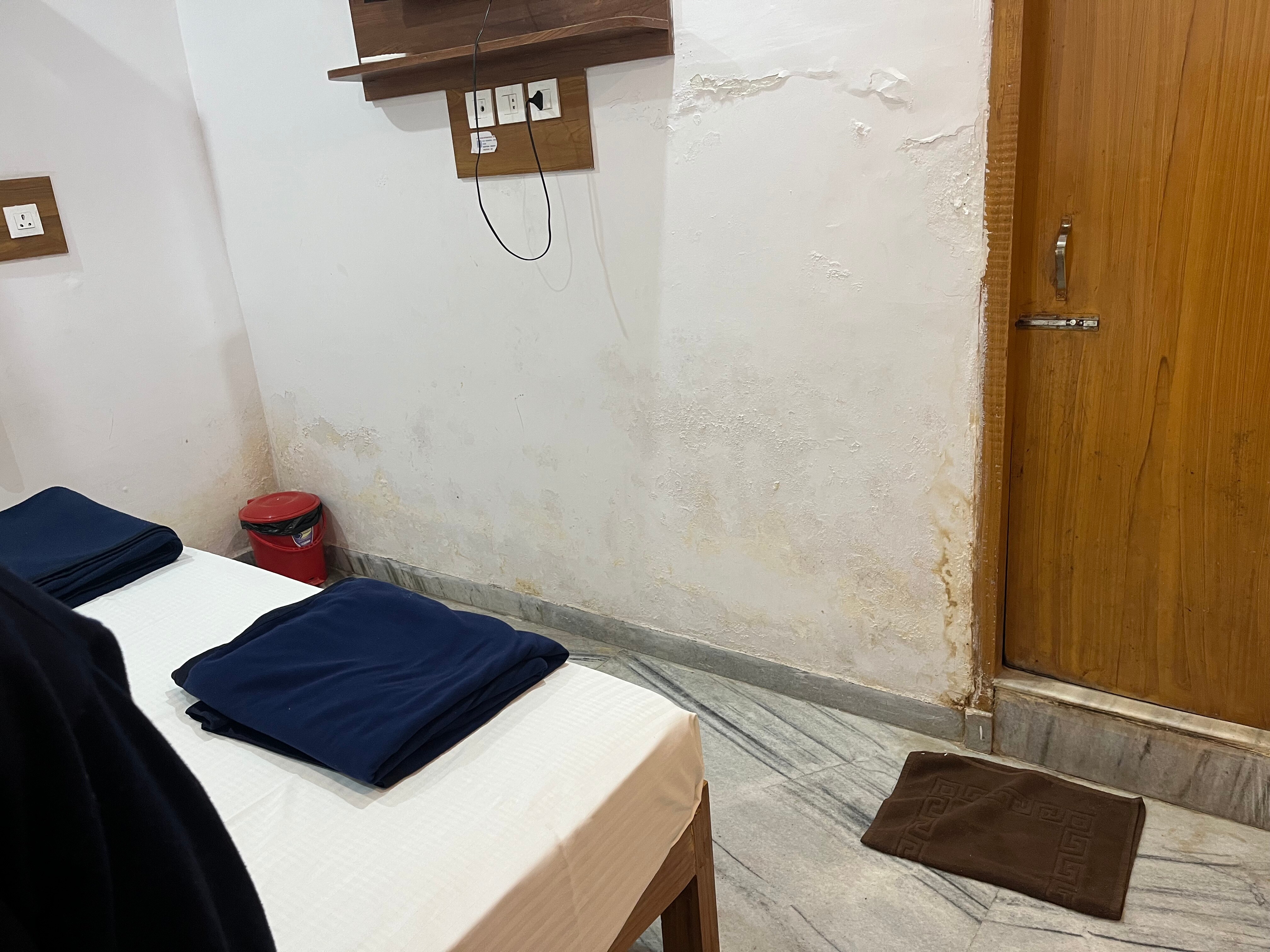 Hotel Somsarovar - Tap to explore photos