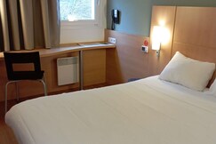 Ibis Fourmies