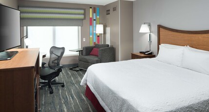 Hampton Inn & Suites by Hilton Chicago-North Shore/Skokie Room Type - KING STUDY NON SMOKING