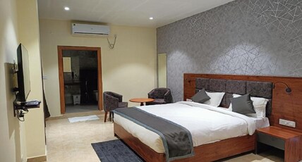 HOTEL GOLDEN ORCHID Room Type - PREMIUM AC