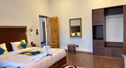 Hotel Shaynam Room Type - Deluxe with Balcony
