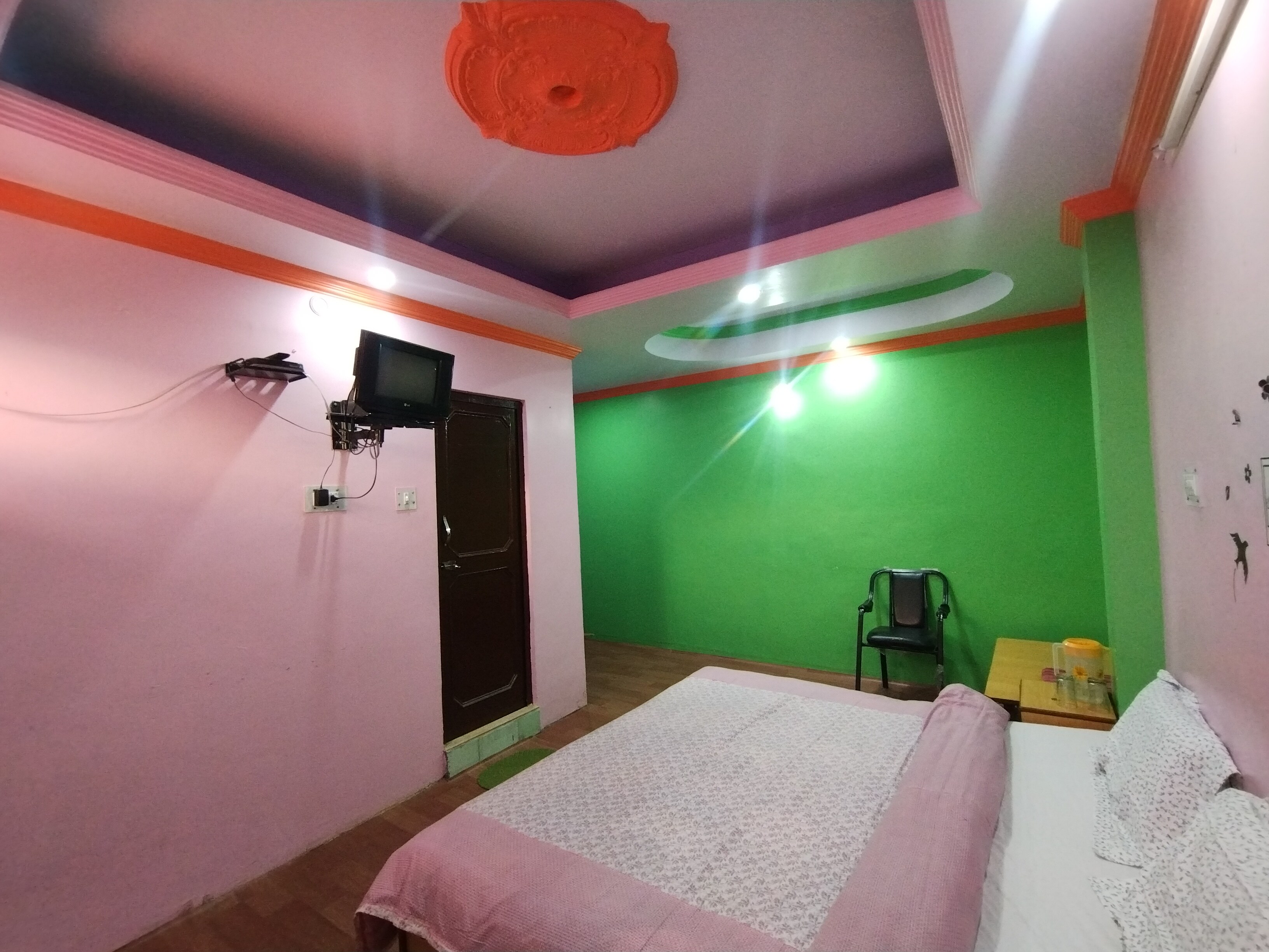 Highlander homestay - Tap to explore photos