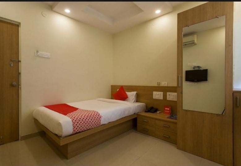Shree Swami Service Apartments - Tap to explore photos