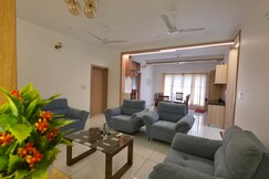 SCIENCE HOUSE LUX INN2