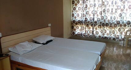 Hotel Rukmini Room Type - Family Room AC