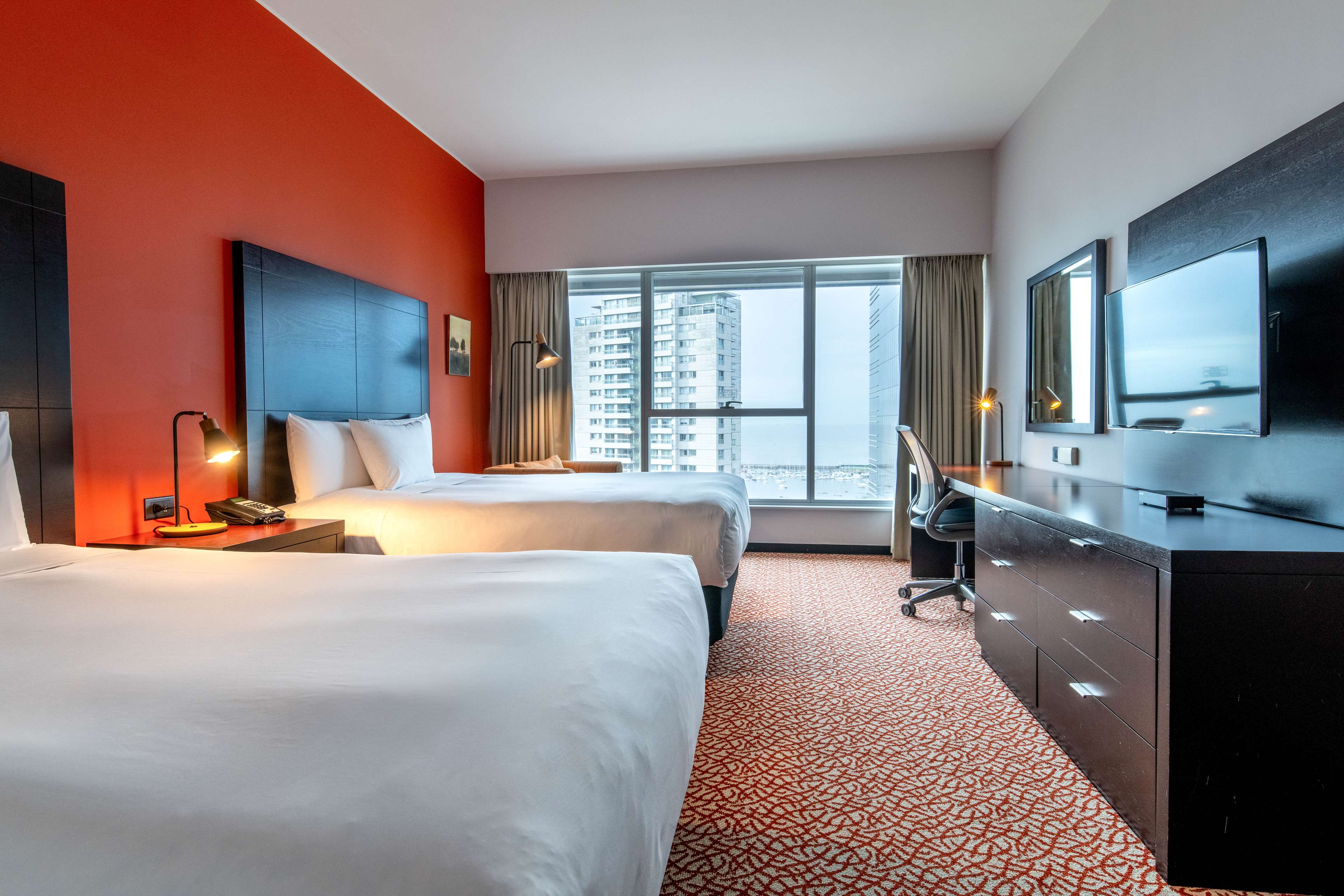 Hilton Garden Inn Montevideo - Tap to explore photos